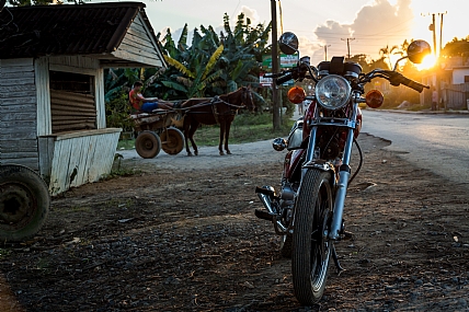 קובה על אופנוע