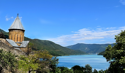 אגם ומבצר אנאנורי