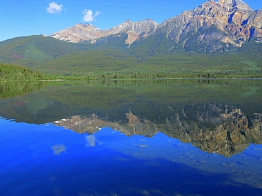 אגם הפירמידה