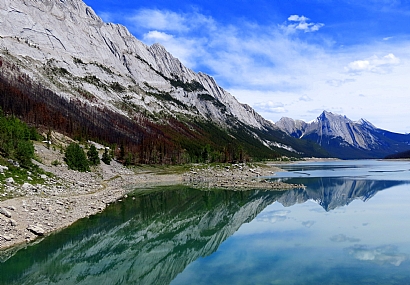 השתקפויות צבעוניות
