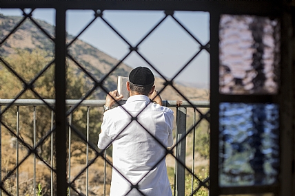 הוציאה ממסגר נפשי
