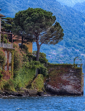 Varena. Lago di Como