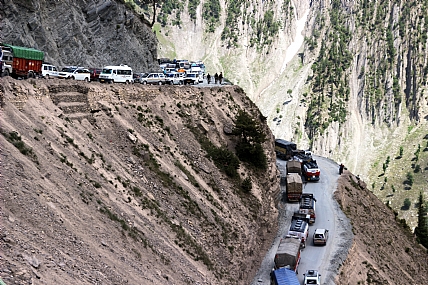 השיירה, בדרך לקארגיל