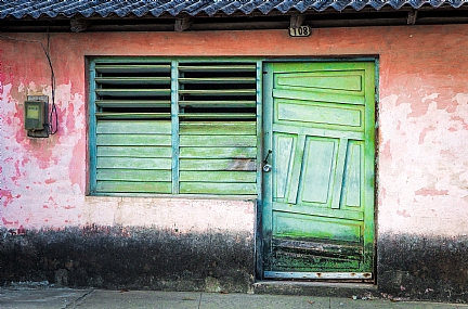 מפתן דלת סגנון קובה