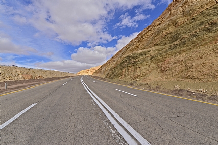 אל הלא נודע