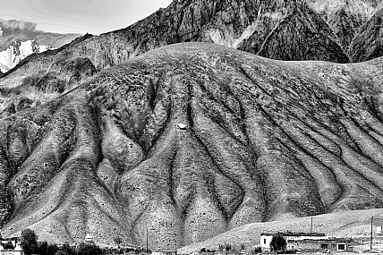 לאדאק ב-ש/ל /8