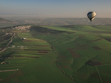 מבט מזוית אחרת