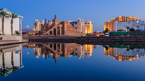 לעת ערב בלאגונה