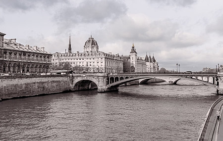 על גדות הסיין