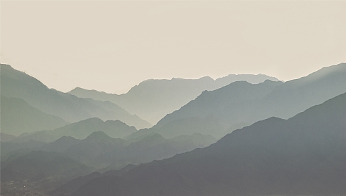 הרי אדום כשעה לאחר זרי