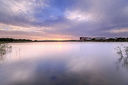 דמדומי ערב באגם