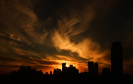 תל אביב שוקעת