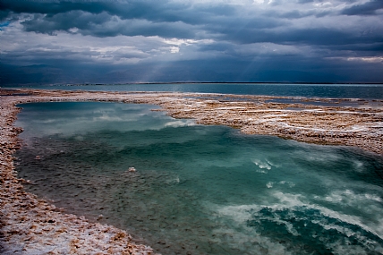 כחול וירוק אמרלד