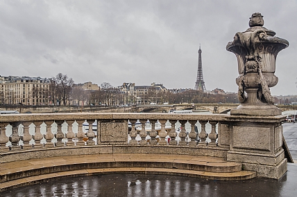 על גדת הסיין