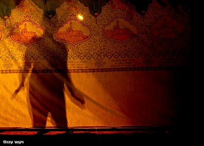 צללים בסוכה