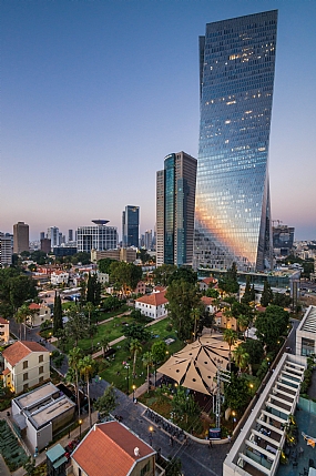 שקיעה על שרונה