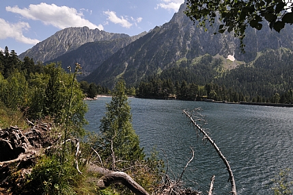 אגם בפירנאים