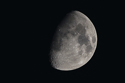  זה רק אור הירח..