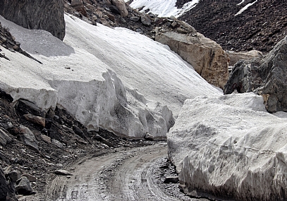 זהירות פנייה חדה!