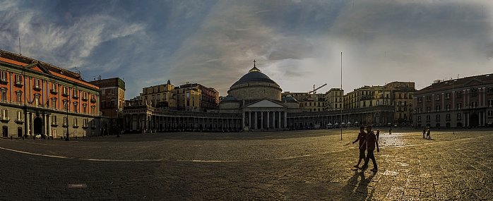  כיכר פלבישיטו  נאפולי