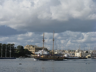 ים תיכון ..ספינה 