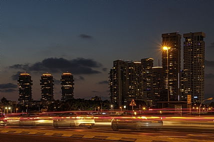 על שפת הכביש