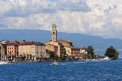 כנסיה על המים 