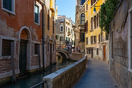 סימטאות ונציה