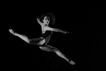 תנועה | רקדנית