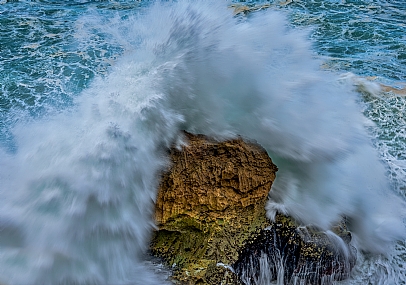 כשהגלים מתחזקים