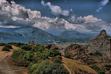 ההרים גבוהים יותר בדרך