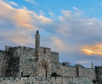 מגדל דוד בעננים