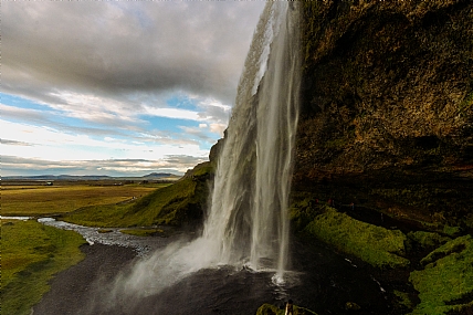 מפל סליאנדספוס באיסלנד | Seljalandsfoss Waterflall Iceland 
