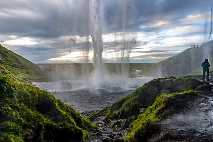 מאחורי מפל הוילון | מפל וילון איסלנד 