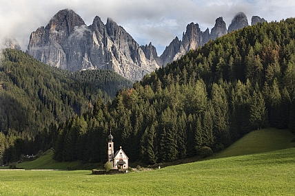 כנסיה בהרים