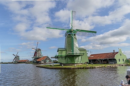 בהמתנה לרוח