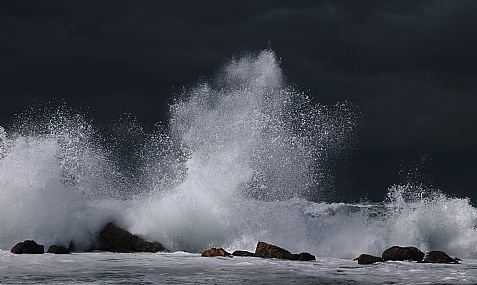 התנפצות גלים-1