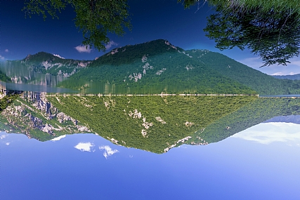 שמים ומים | מונטנגרו