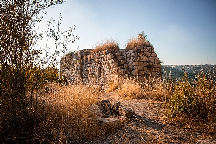מבנה עם עבר. | מבנים עתיקים  עתיקות  ירושלים  ישראל  טבע  צהוב  דוקומנטרי.