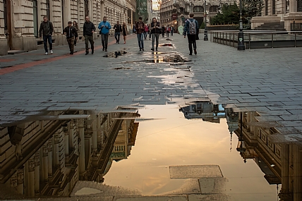 מי למעלה מה למטה | רומניה