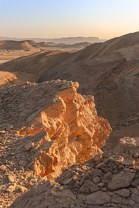 אור זריחה במכתש רמון
