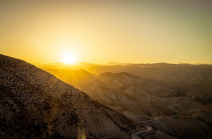 שקיעה במדבר