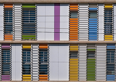 חזית צבעונית