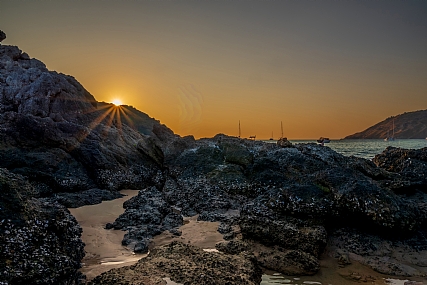 השמיים מדברים באלף צבע