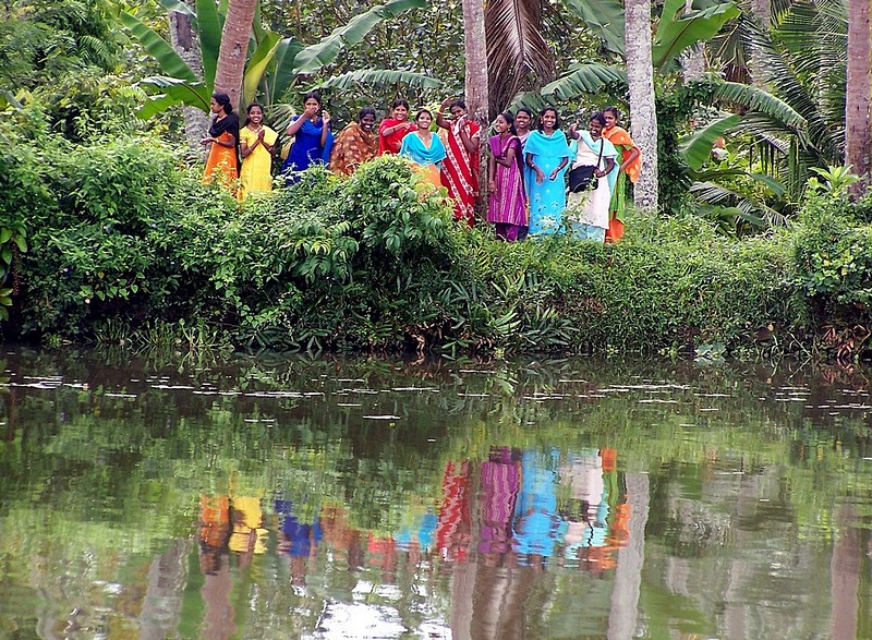 טיול נשים בטבע.