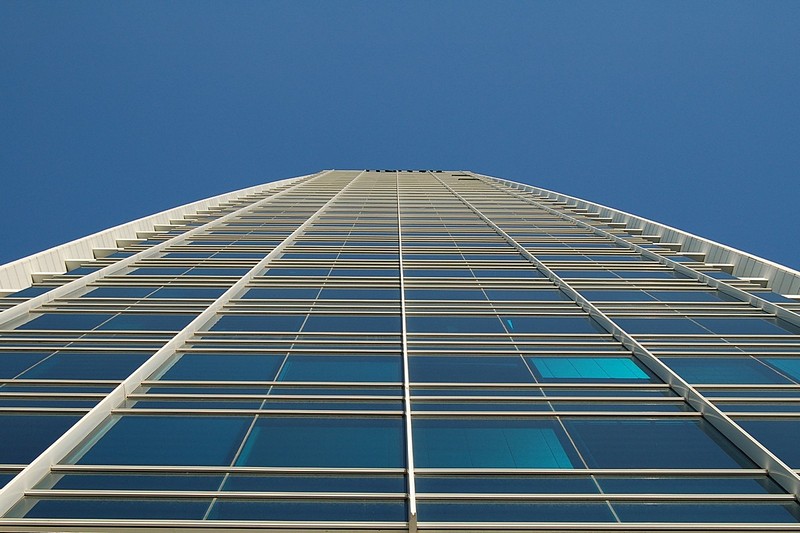 לגעת בשמיים