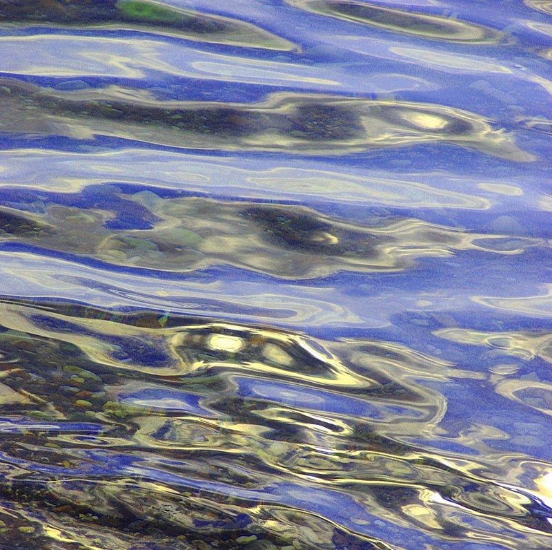 אני מצייר גלים בים