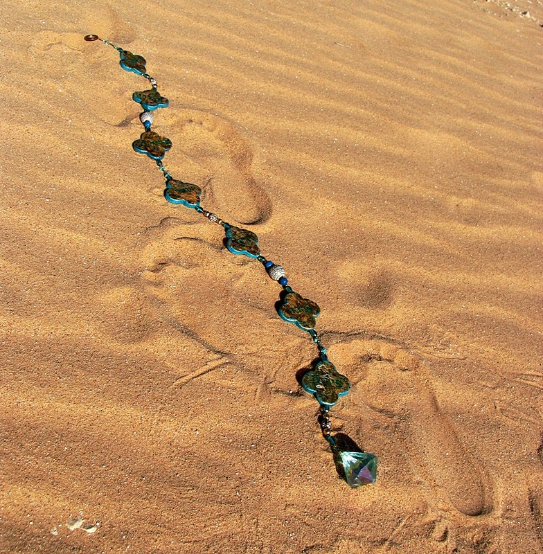 עקבות בחול