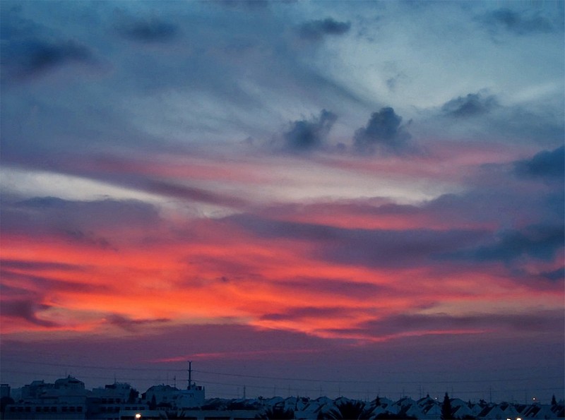 כשאלוהים מצייר בשמיים