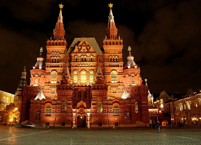 פינה בכיכר האדומה 1